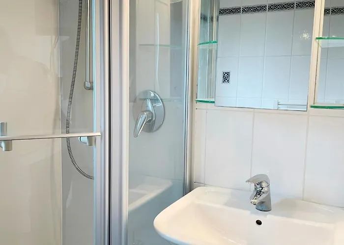 Bed and breakfast 1,5-zimmer Mit Duschbad, Gartenblick, Kühlschrank Heroldsberg